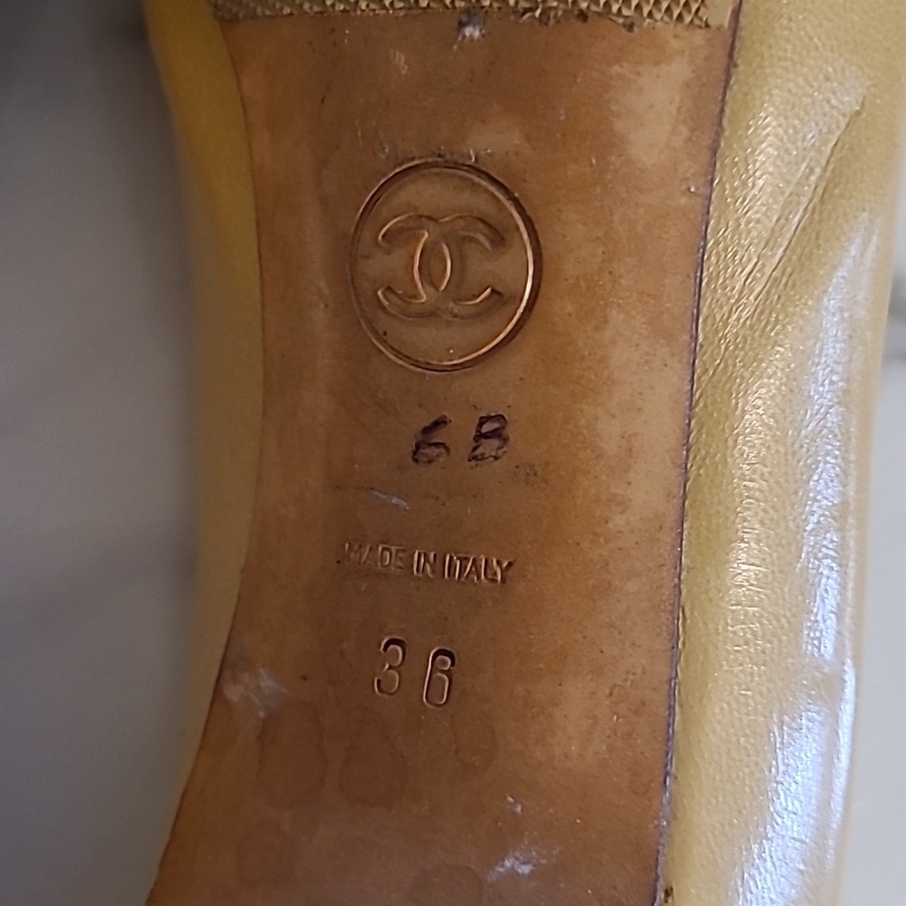 Chanel Vintage 1980's Golden Yellow Leather Pointed Toe Pumps Heels Wmn 6 - Picture 13 of 16